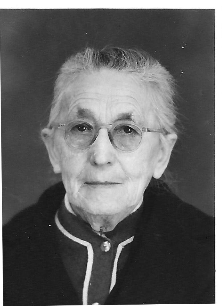 Noémie AUNE en 1948