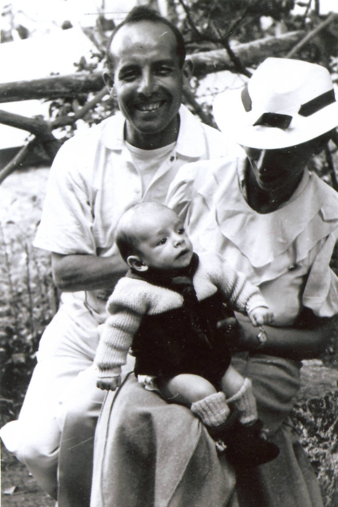 Yves PEYRANI et ses parents en 1937
