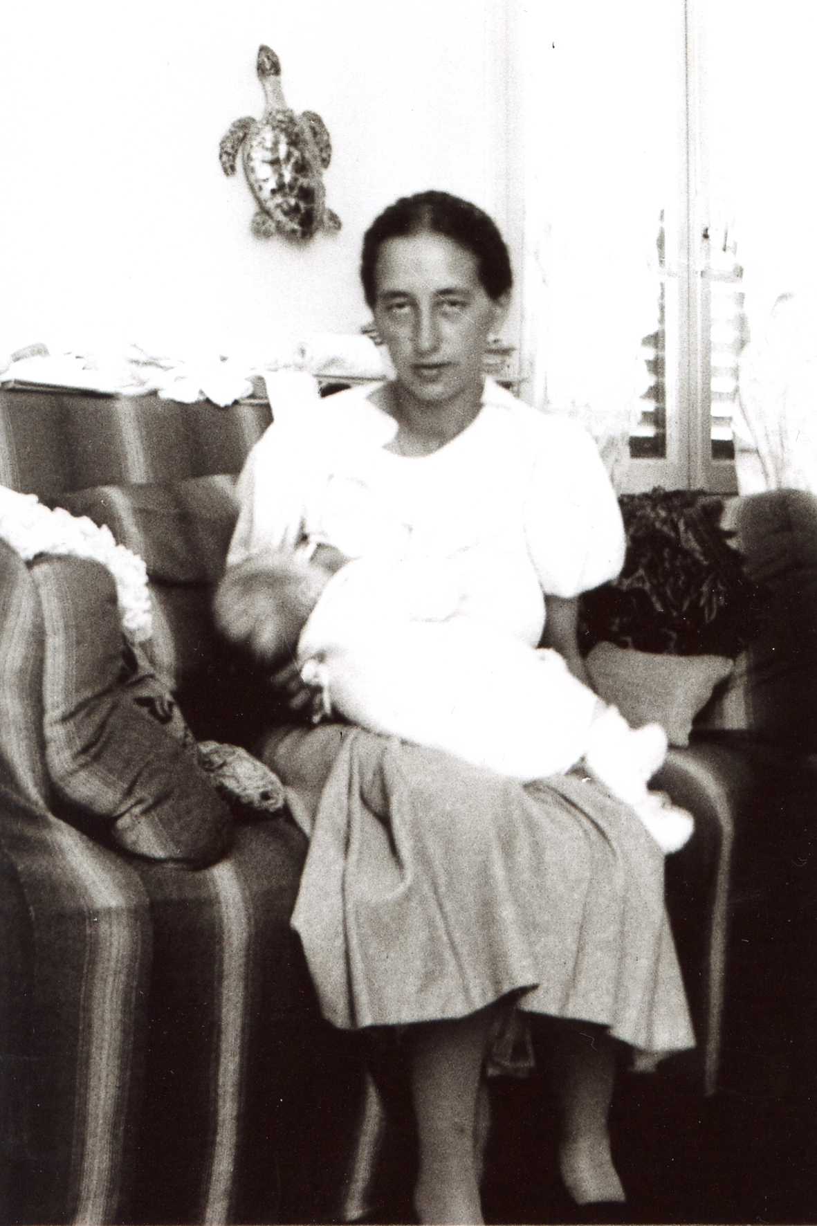 Marie FERMIER et son fils Yves PEYRANI en 1937