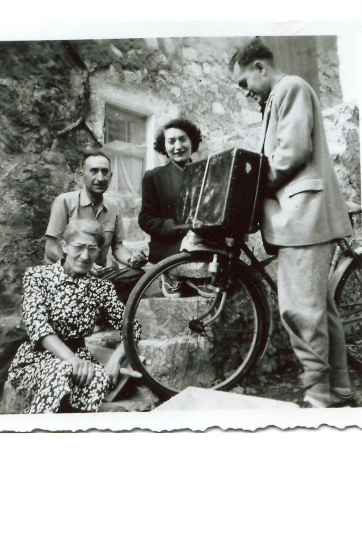 La famille AUNE en 1953