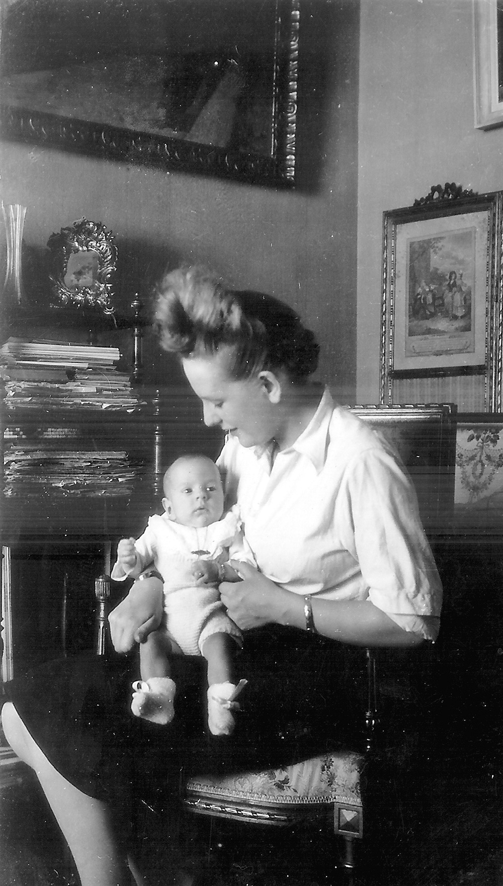 Marie-Elisabeth GORDOWSKI à 6 mois en 1944 avec sa mère Marie-Louise TERRASSE