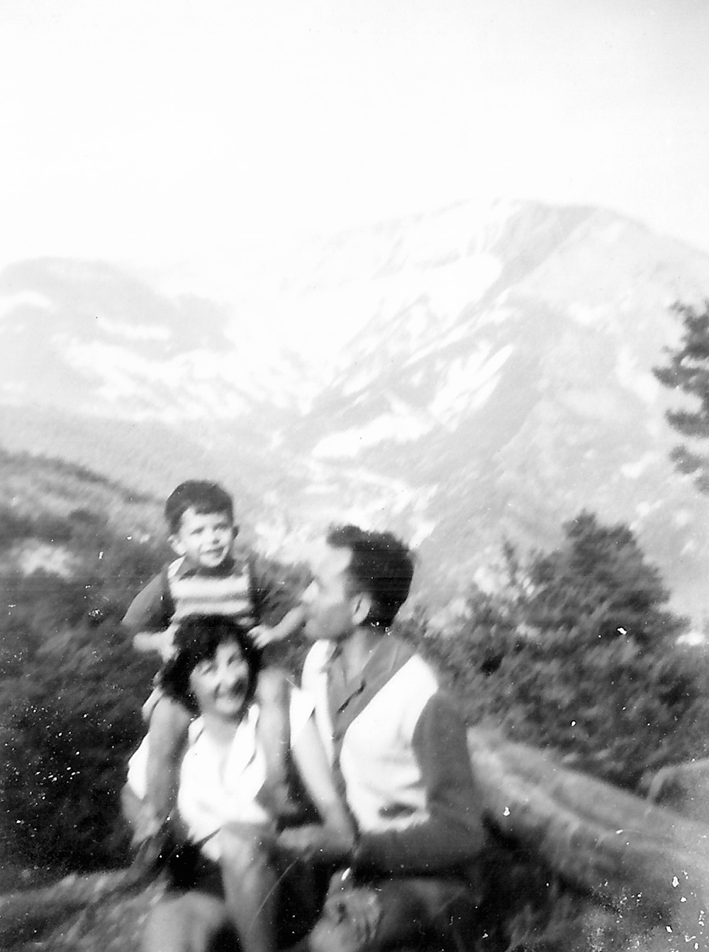 Paulette TERRASSE et Alexis AUNE avec Jean-Luc ROUDIER