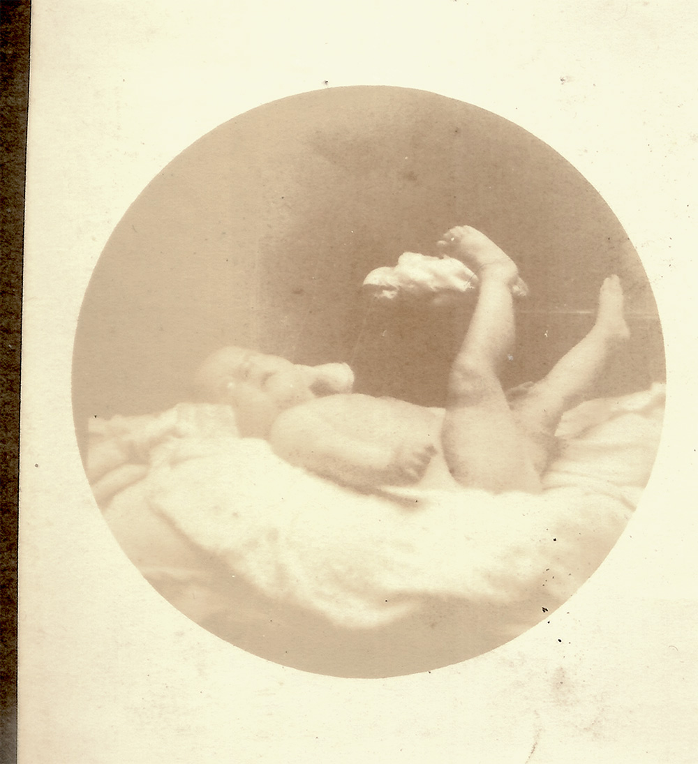 Jacqueline TERRASSE à Neufchâtel en septembre 1929 (6 mois)