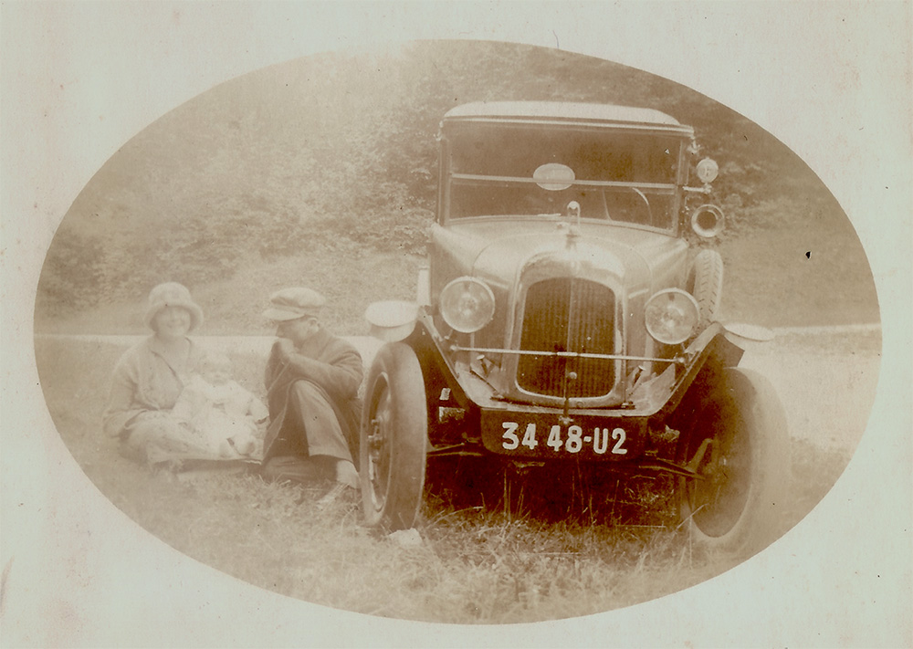 Lucien et Rolande TERRASSE avec leur fille Jacqueline à Neufchâtel