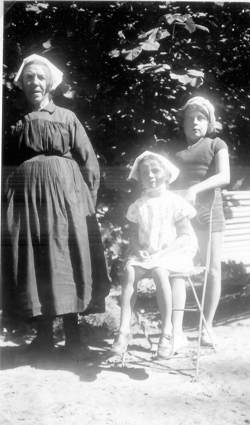 Jacqueline et Paulette TERRASSE à Carnac
