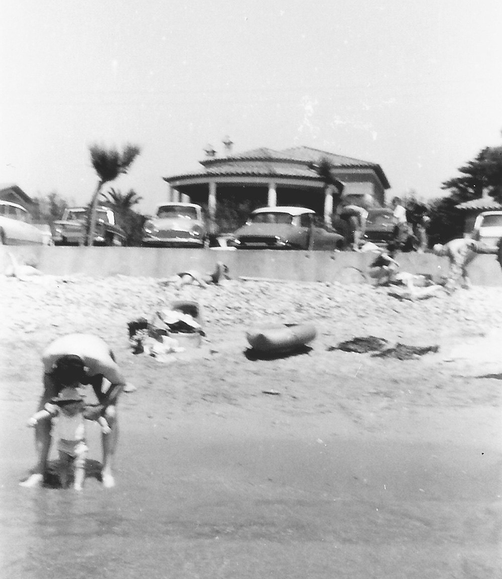 Alexis AUNE et sa fille Isabelle à la mer