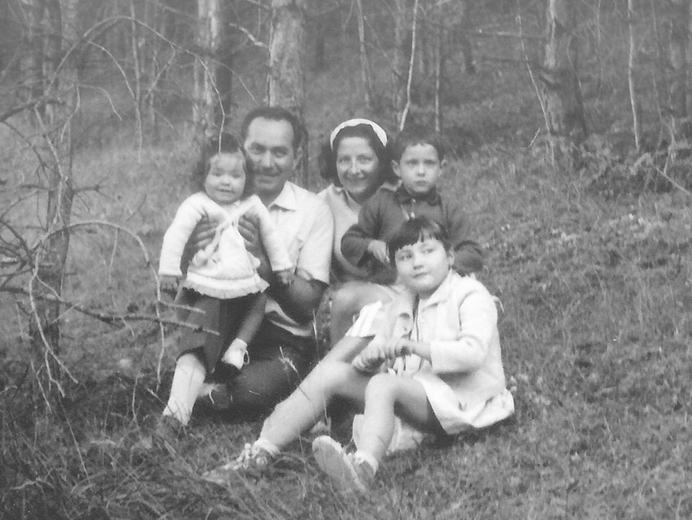 La famille AUNE au complet à Montbrant