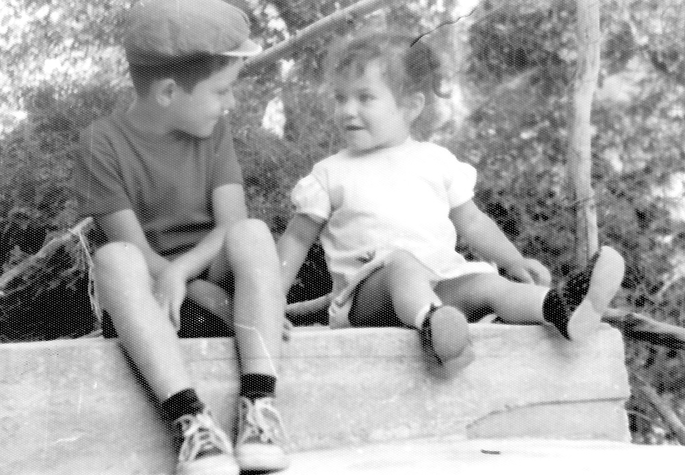 Thierry et Isabelle AUNE en juillet 1967 à Montbrand