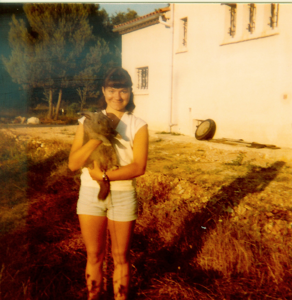 Isabelle AUNE et son lapin Trotty