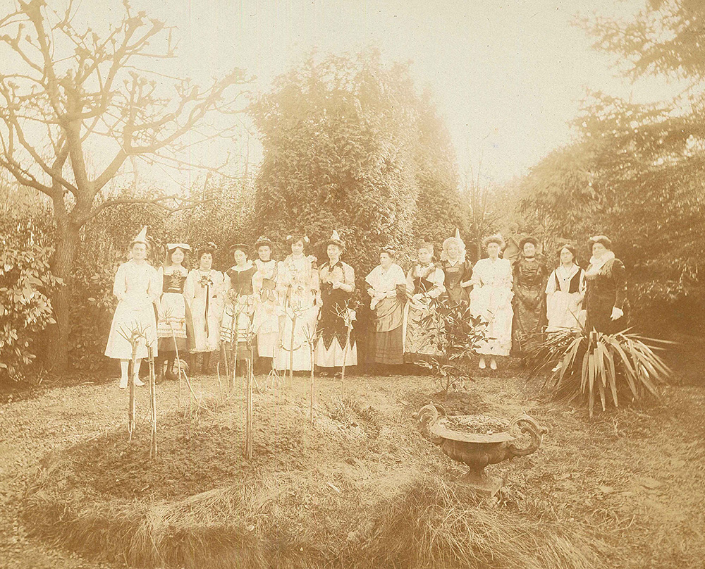 Mme TERRASSE