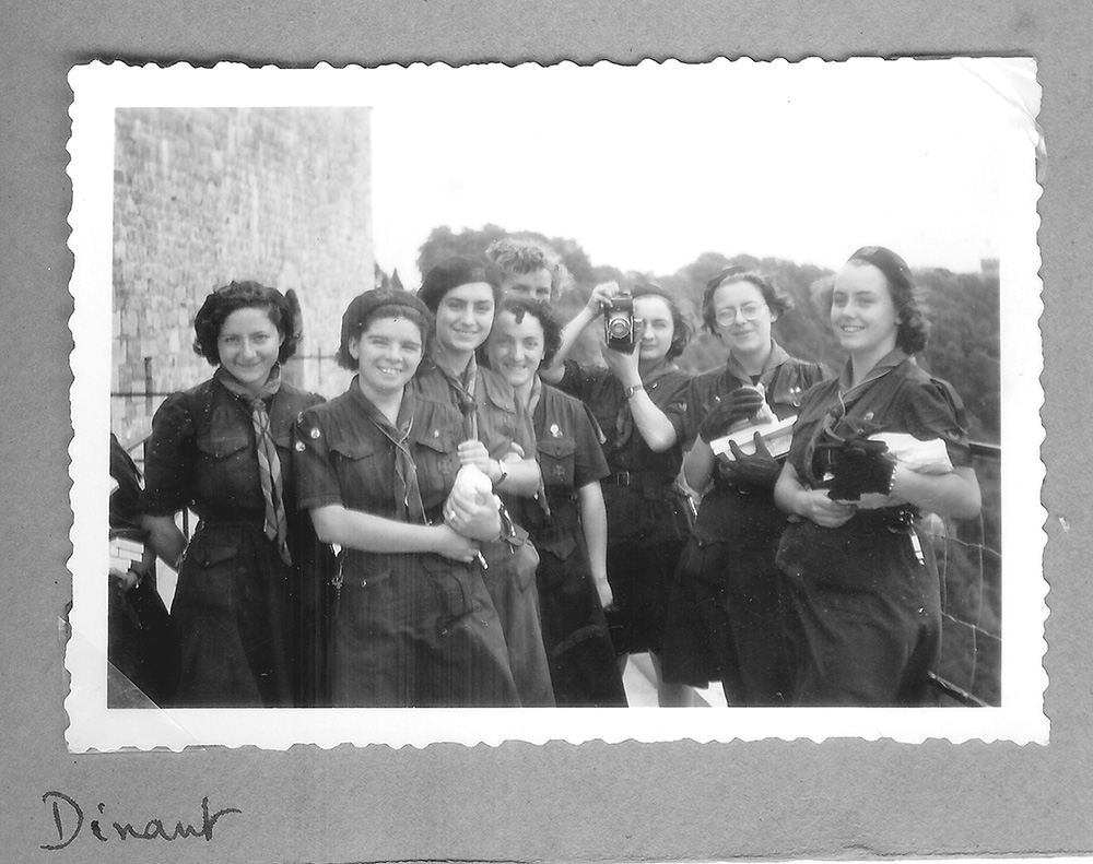 Paulette TERRASSE au camp de LINCHAMPS en 1950 (Dinant)