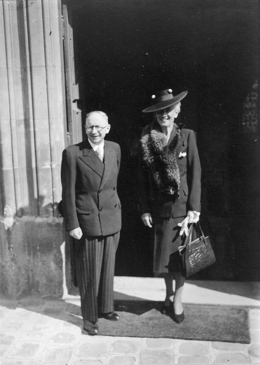 André TERRASSE et sa femme Marthe BROSSETTE au mariage de leur fils François